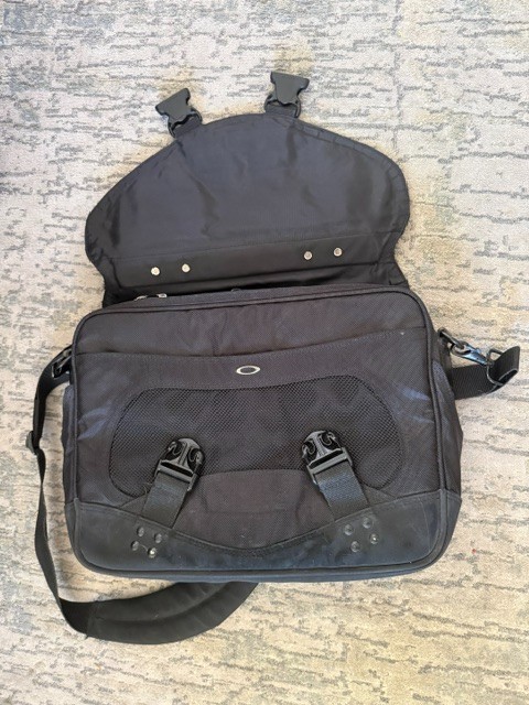 Vintage Oakley Laptop Messenger Bag Black Computer Briefcase Shoulder Travel Bag