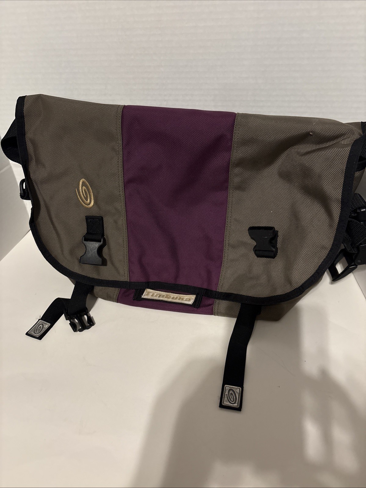 Timbuk2 Classic M 10.4″x19.3″x7.9″ Messenger Bags – Ballistic Nylon Night Blue/