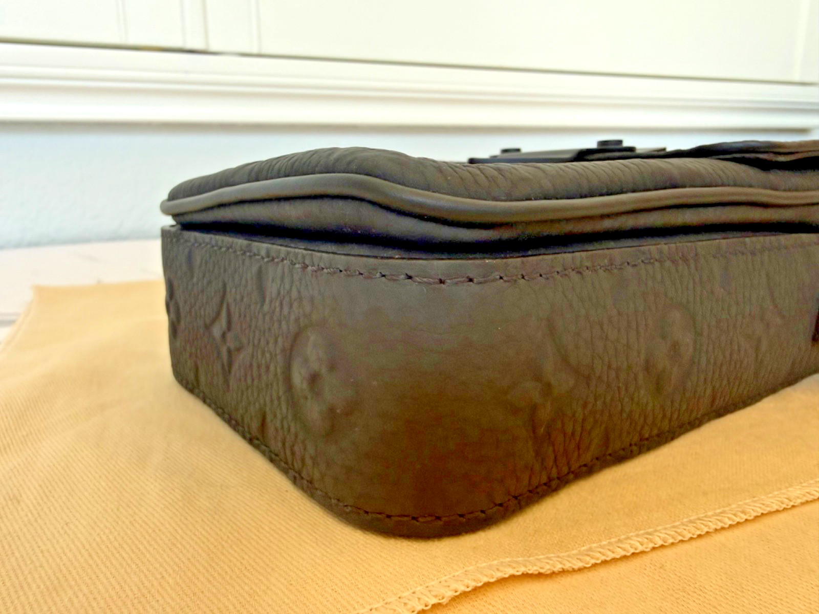 Louis Vuitton S-Lock Vertical Wearable Wallet Side Bag – Taurillon Monogram