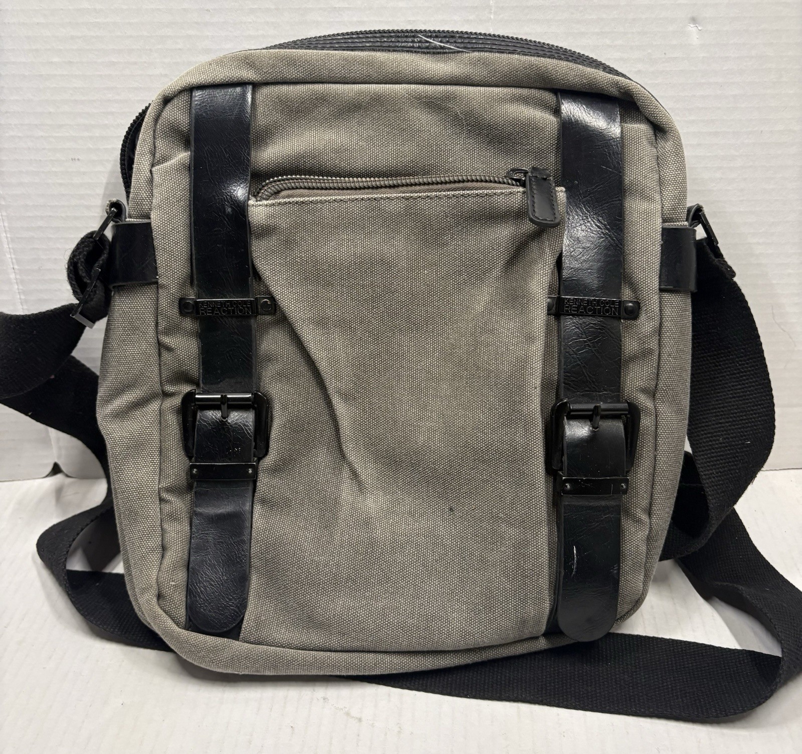 Kenneth Cole Reaction olive green and black canvas messenger bag See Pics