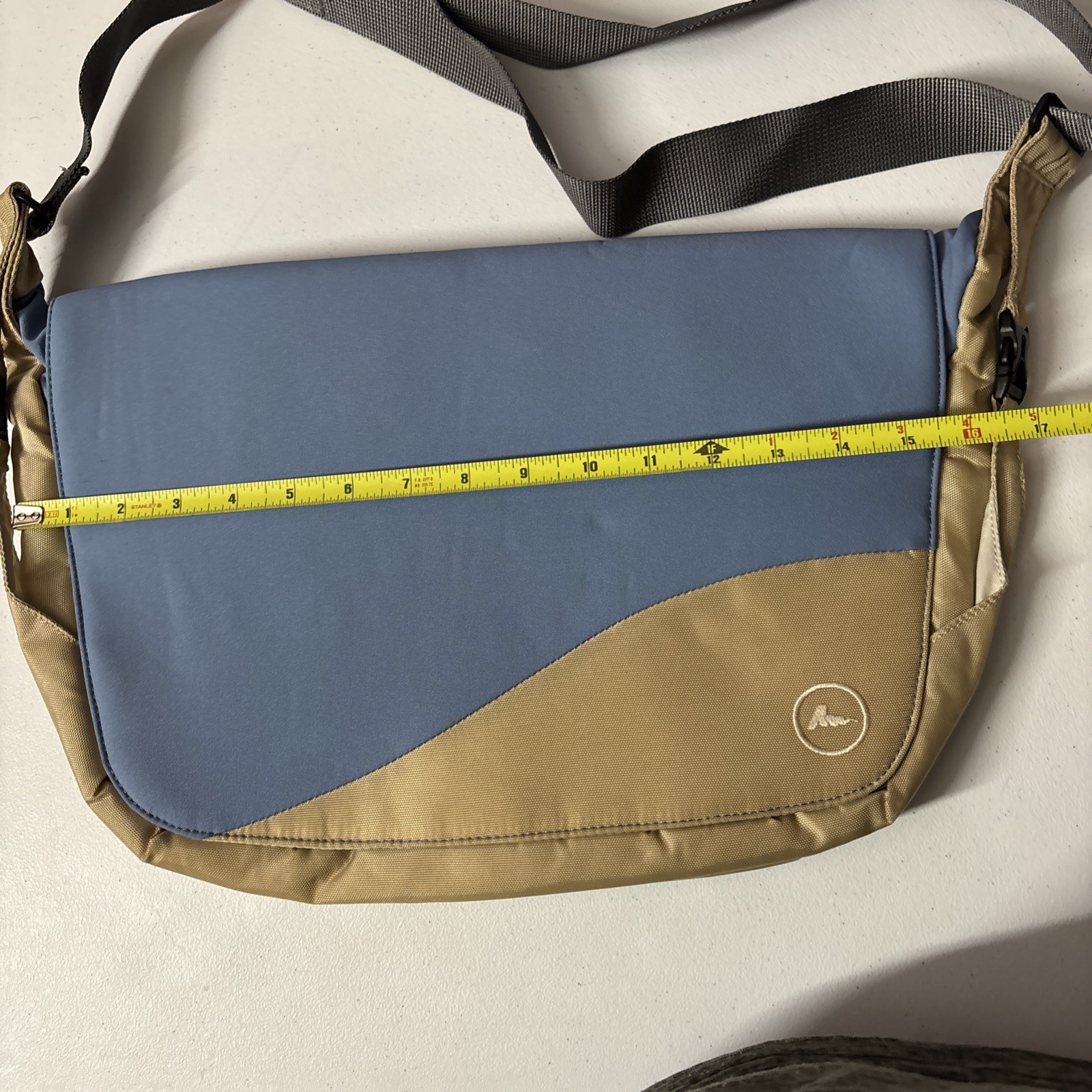 Gregory Messenger Style Courier Bag 15″ X 10″ Shoulder Strap Water Resistant