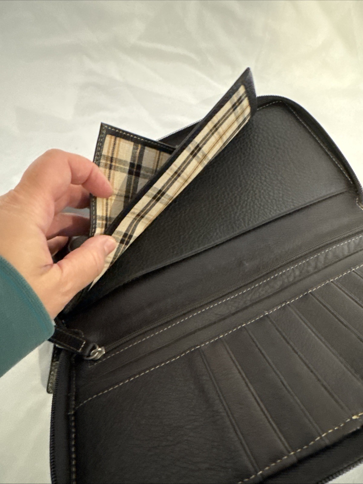 Levenger Zip-Around Black Premium Pebbled Leather Wallet Organizer Quality Lux