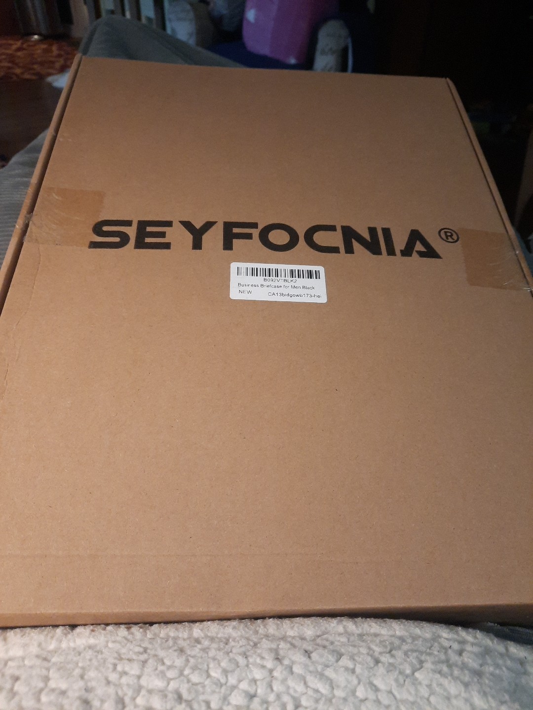 seyfocnia Men’s Leather Messenger Bag, 17.3 Inches Laptop Briefcase Business