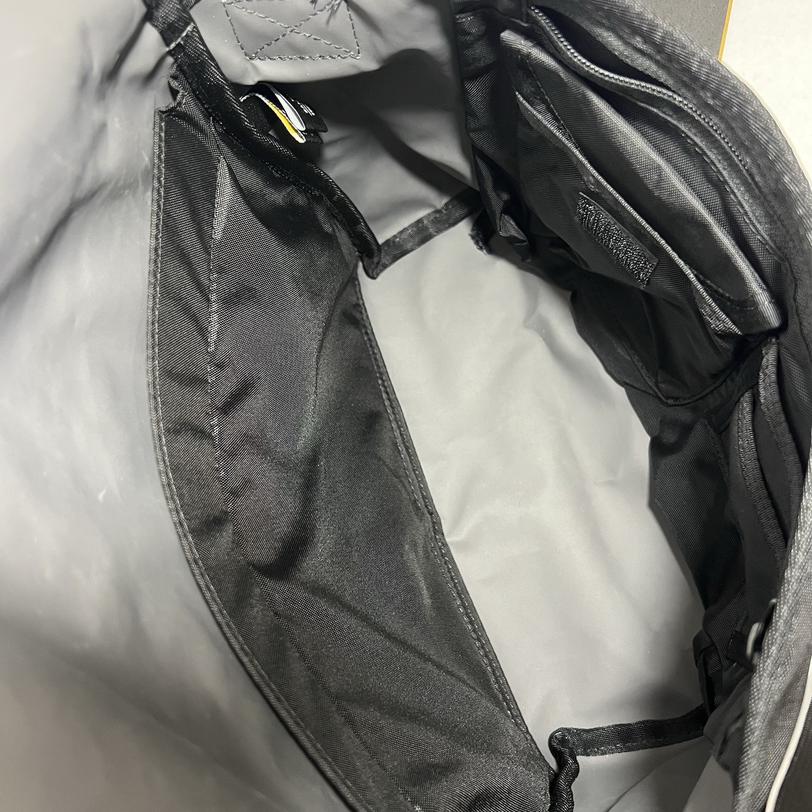 TIMBUK2 Classic Messenger/Laptop Bag Made In USA Maroon And Black Straps