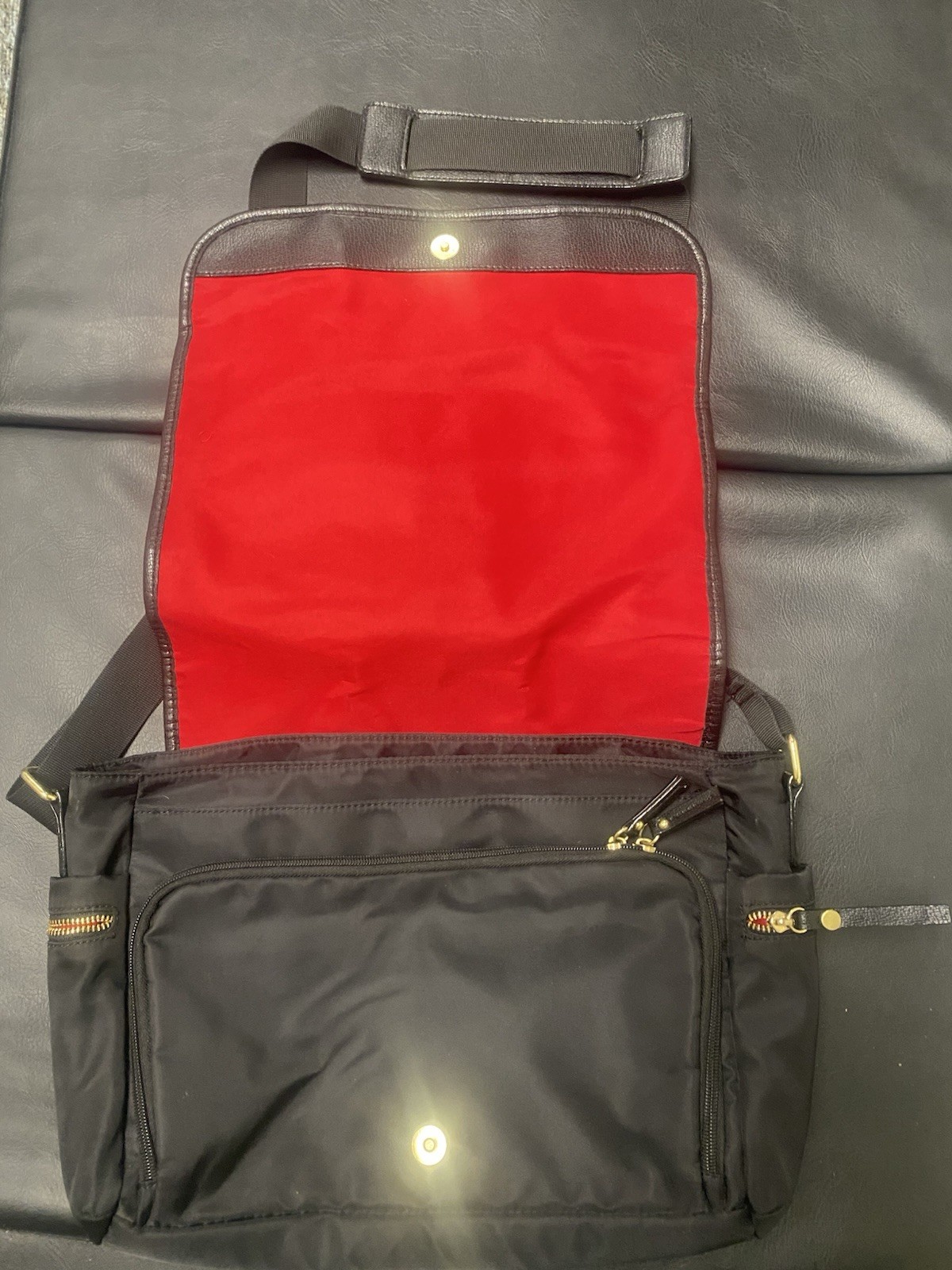 Travanti Made In Italy Laptop Crossbody Messenger Black