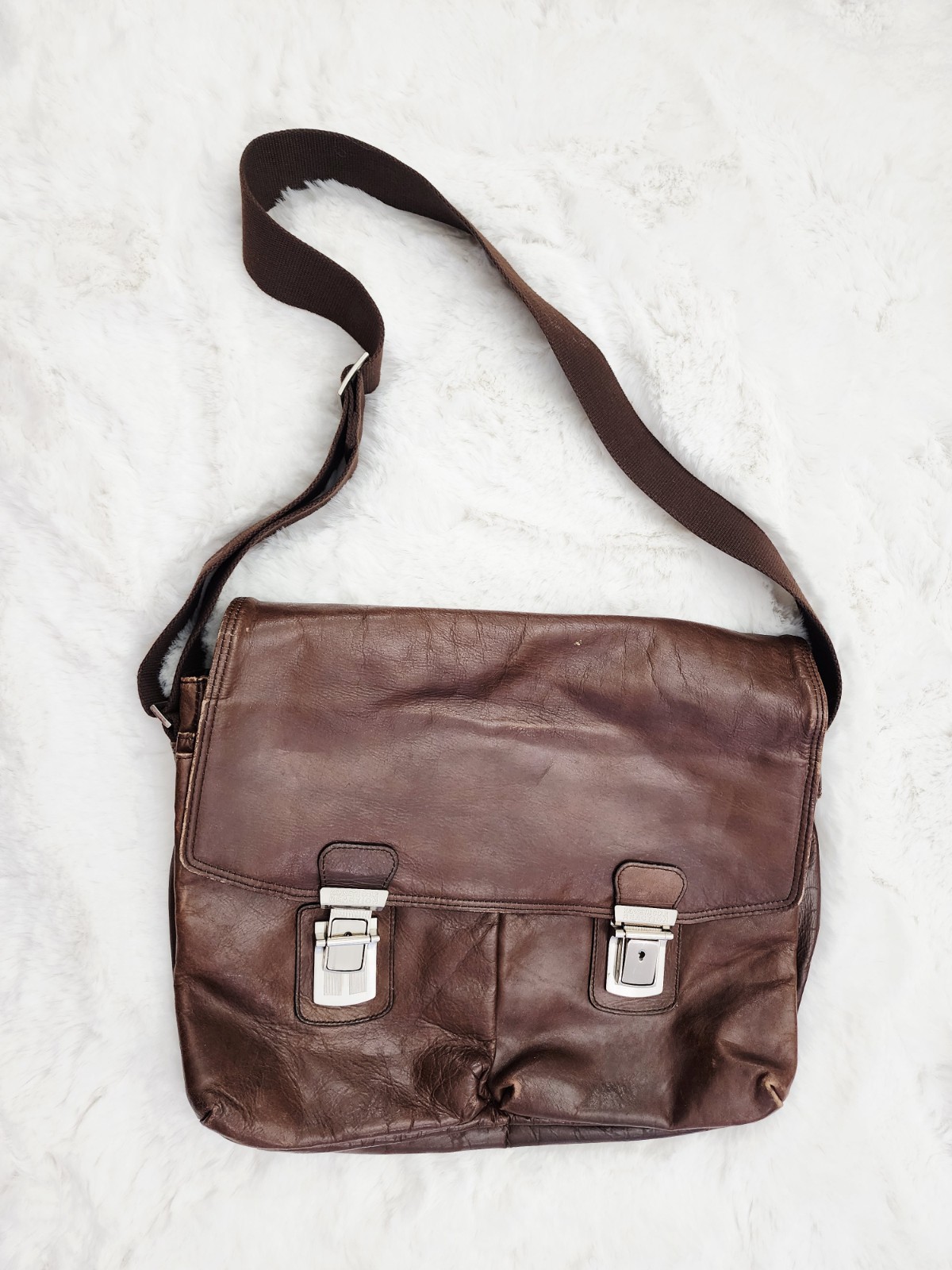 Kenneth Cole Reaction Dark Brown Genuine Leather Messenger Briefcase Crossbody
