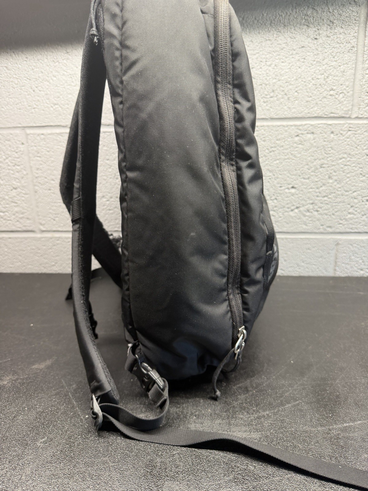 Patagonia Tres 25L Convertible Backpack Briefcase Laptop Travel Bag Black