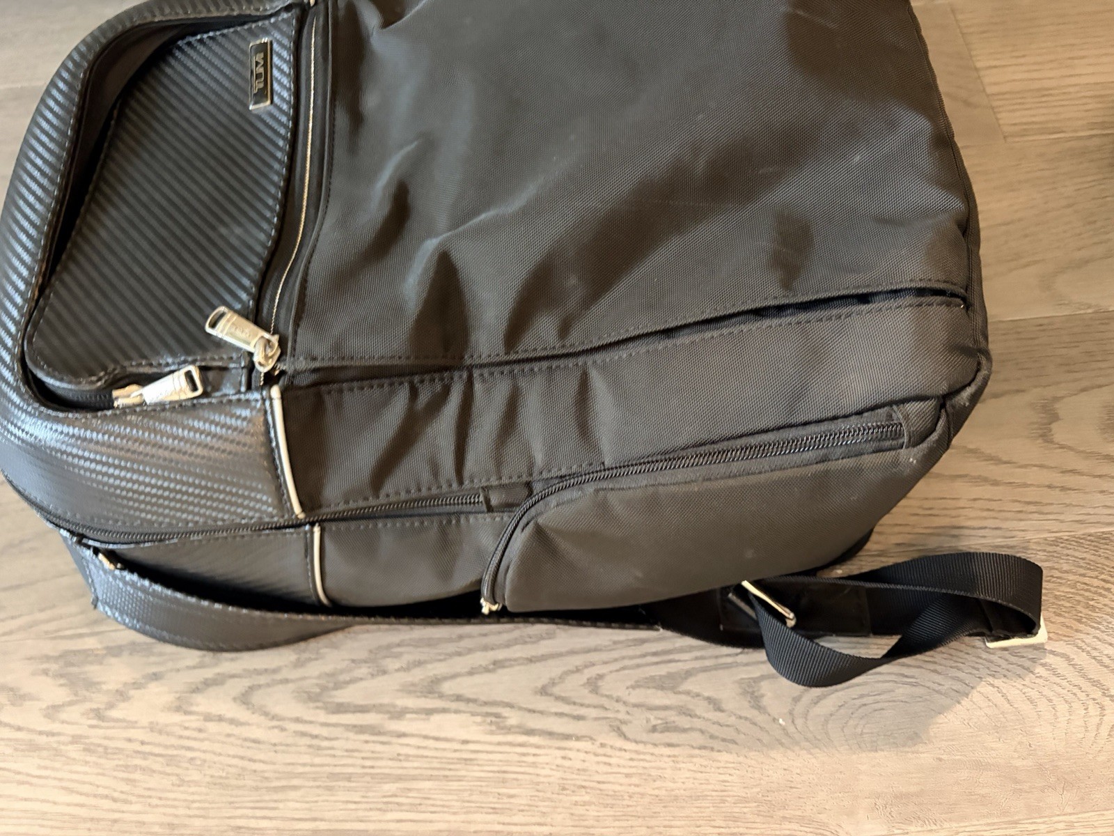 Rare Tumi Backpack Carbon Black Trendy Business Casual Designer Exclusive
