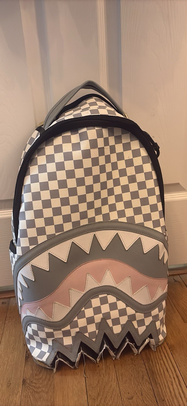 Sprayground Checkered Shark Backpack Men Adjustable Strap Gray White Pink Black