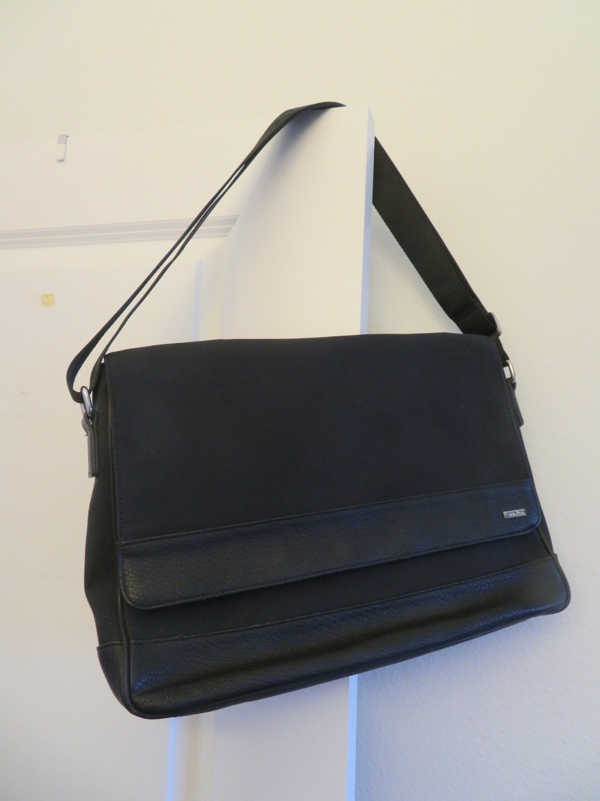 NWOT NEW Calvin Klein Black Microfiber Messenger Bag 15 x 11 x 3″ Unisex