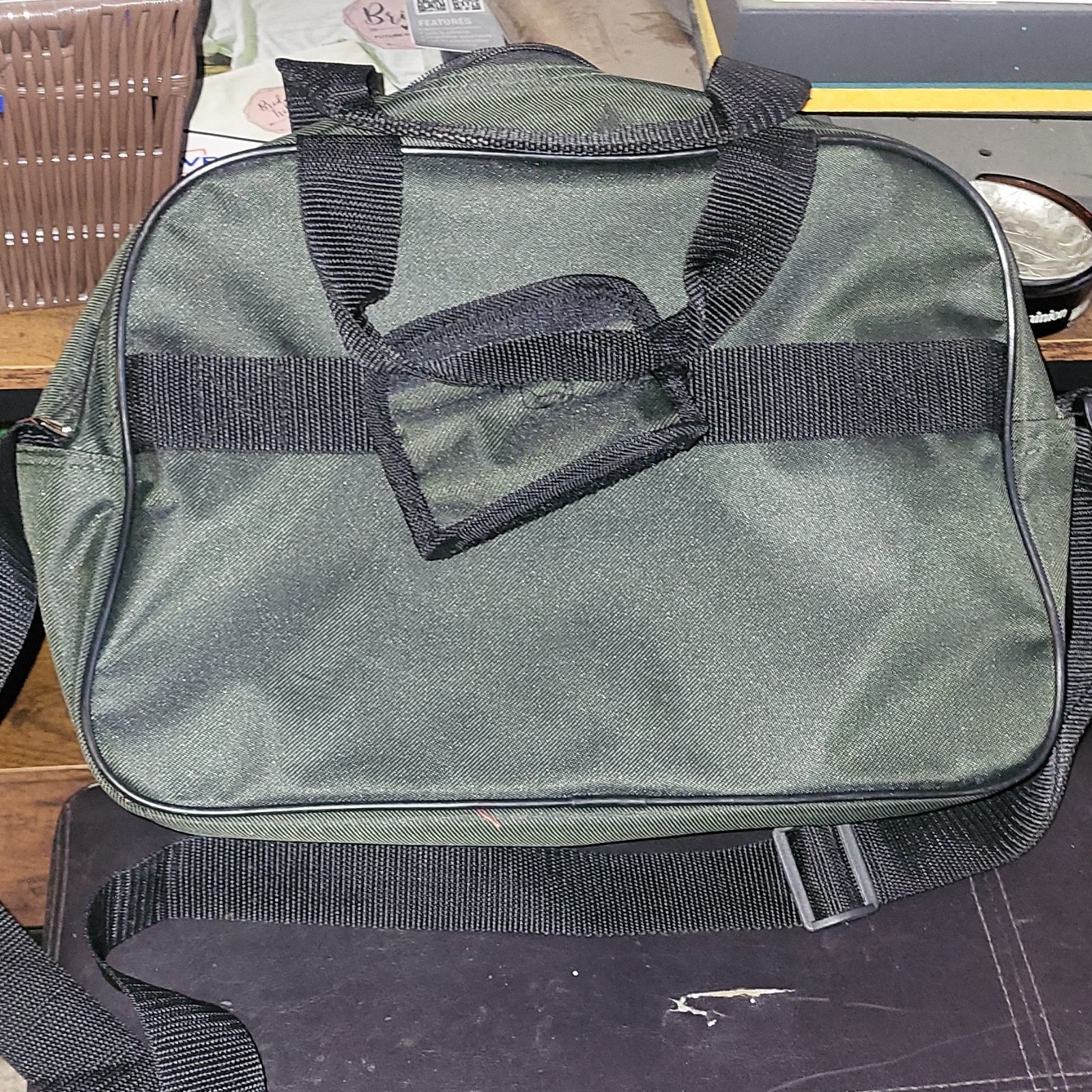 Men’s Green/Black Messenger Bag Medium Zip Closure Adjustable Shoulder Strap
