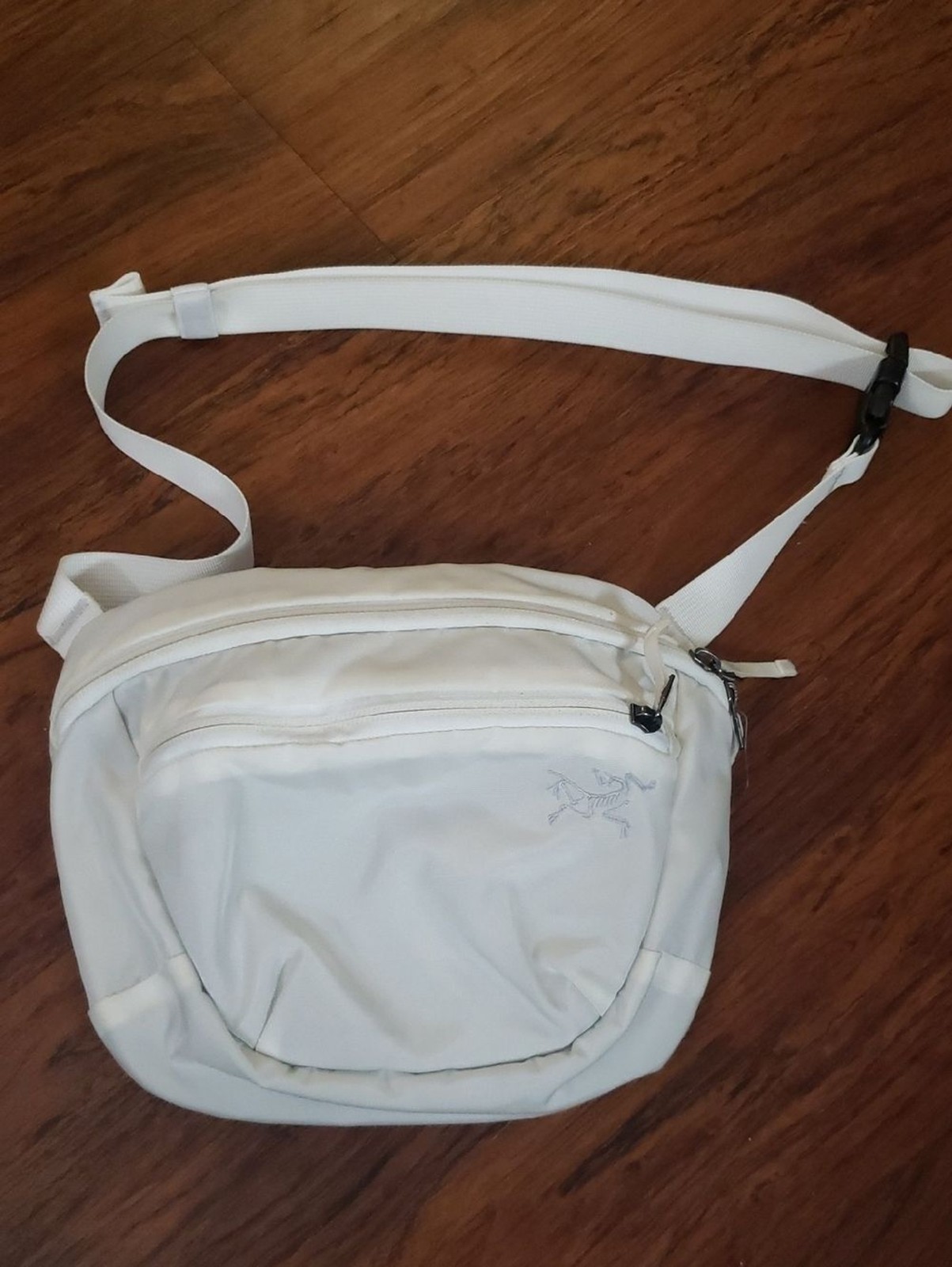 Arcteryx White Men’s Mantis 2 Waist Bag Athleisure Streetwear Y2K