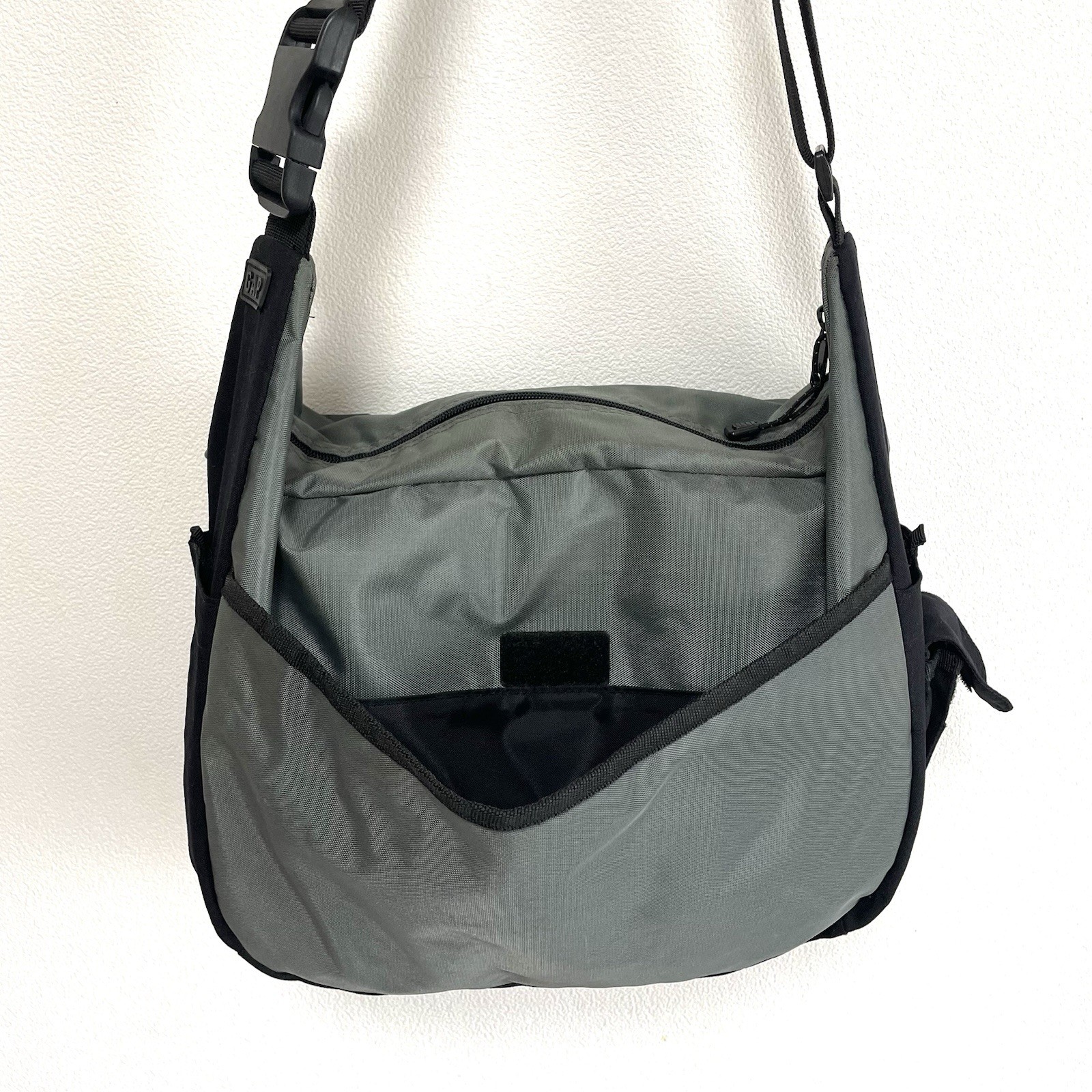 Vintage Gap Messenger Shoulder Bag Crossbody Sling Nylon Olive Green Y2K 90s 00s