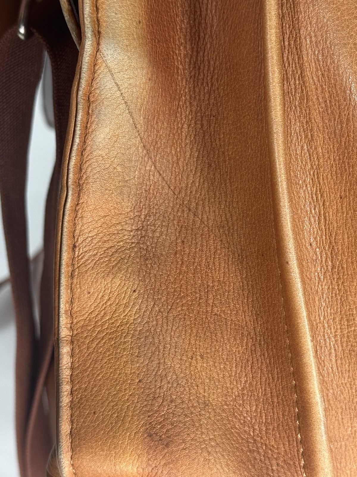Kenneth Cole Reaction Colombian Leather Messenger Bag Briefcase Portfolio Cognac
