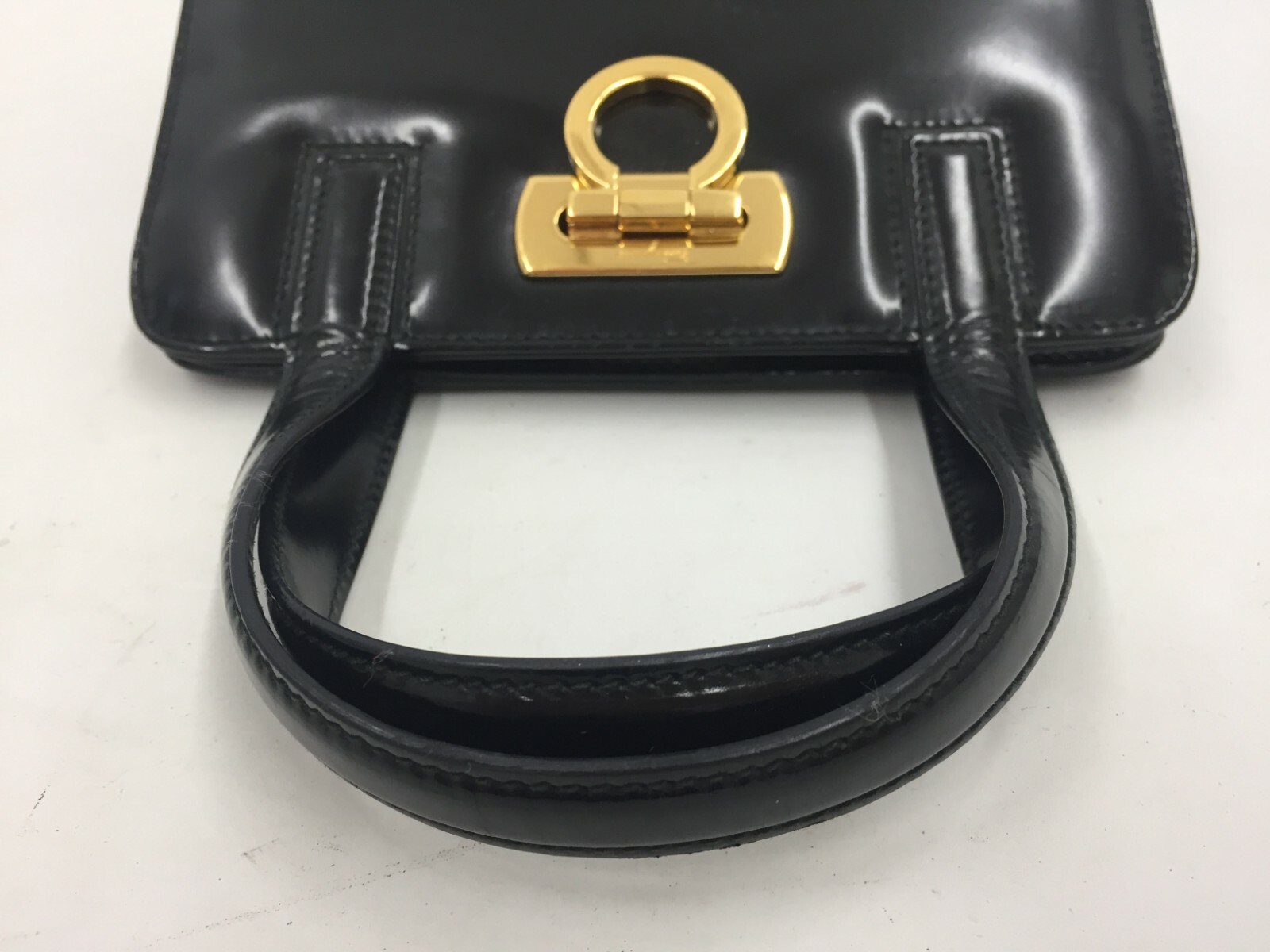 Auth Ferragamo Patent Leather Black Hand bag 5F160520n”