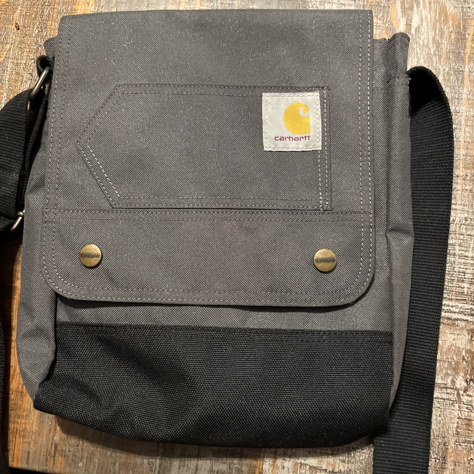 Carhartt Black/Graphite Messenger Bag Adjustable Strap Inner Pockets Classic