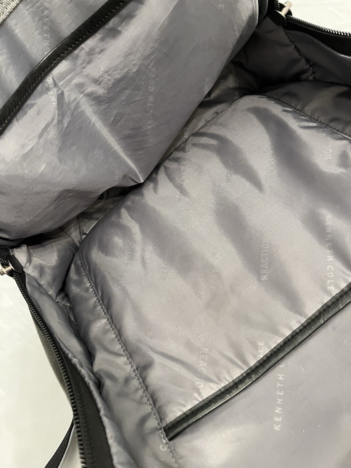 Kenneth Cole Reaction Manhattan Messenger Backpack Black 16″ Laptop $200 Retail