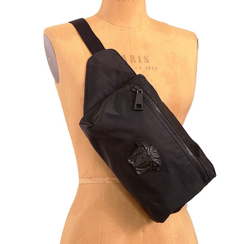 NEW $900 VERSACE Men’s Black Nylon LA MEDUSA LOGO Sling Belt TRAVEL Waist BAG