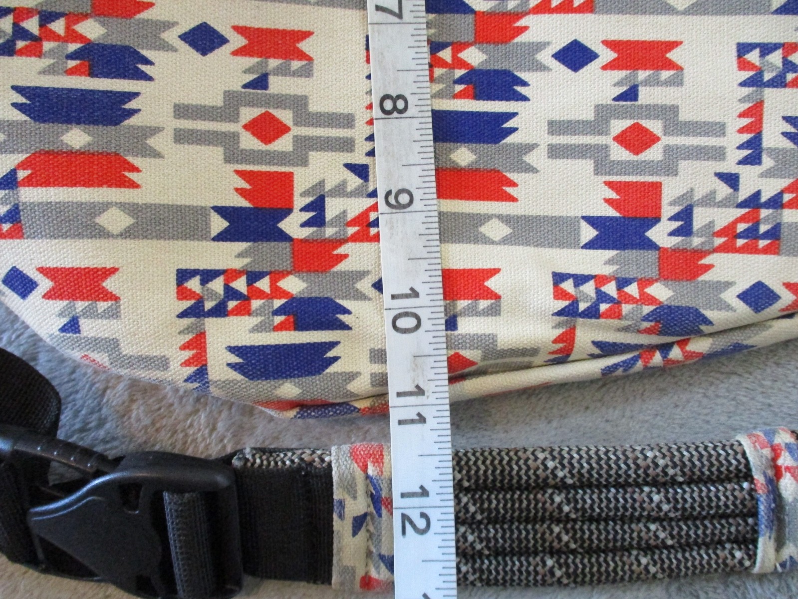 KAVU Rope Sling Pack Backpack White Blue Aztec Southwestern Cowboy Rodeo Western