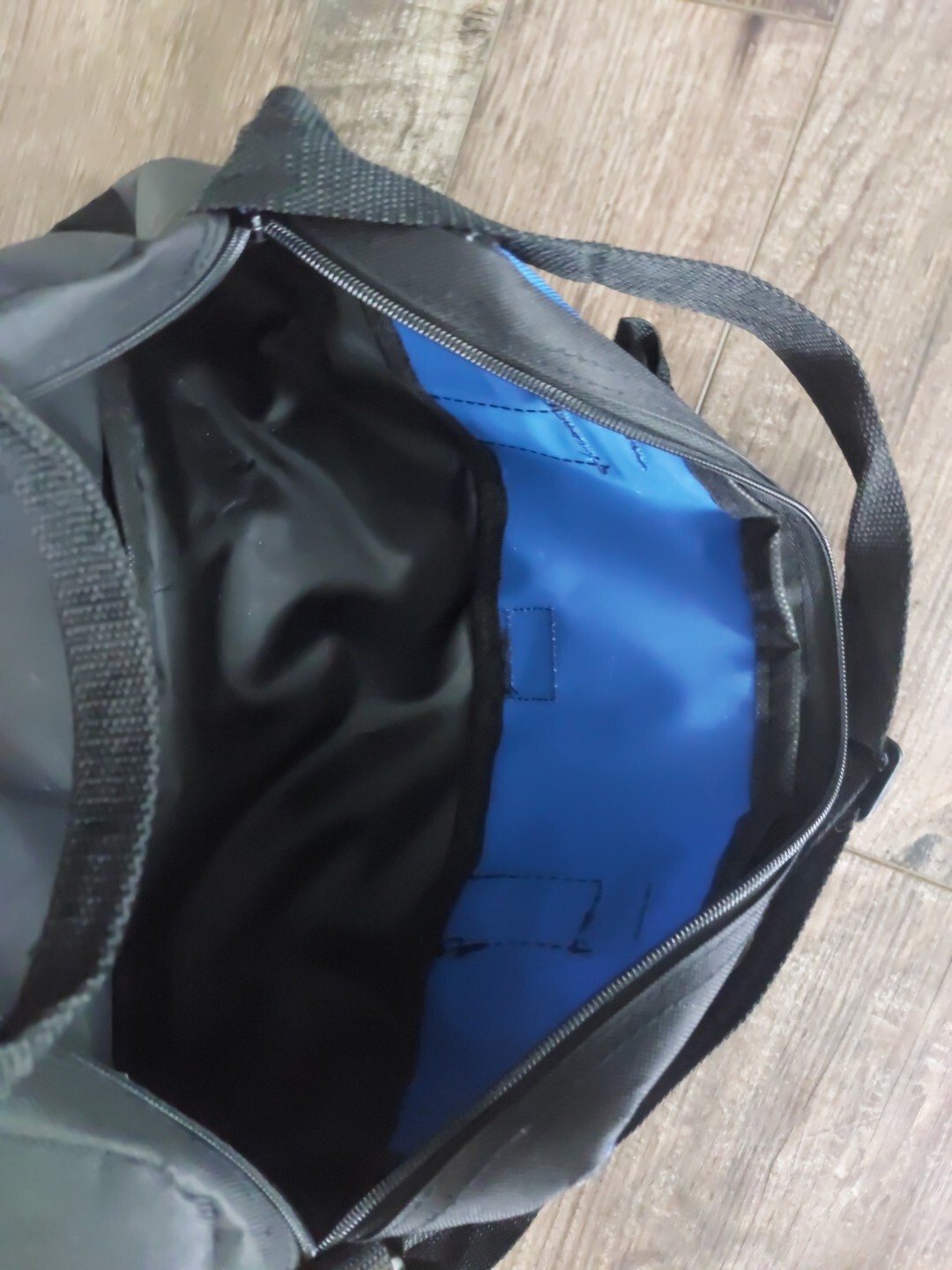Penske Black/Blue carry bag w strap, handle, Pocket Rare Find Clean EUC 15x12x2