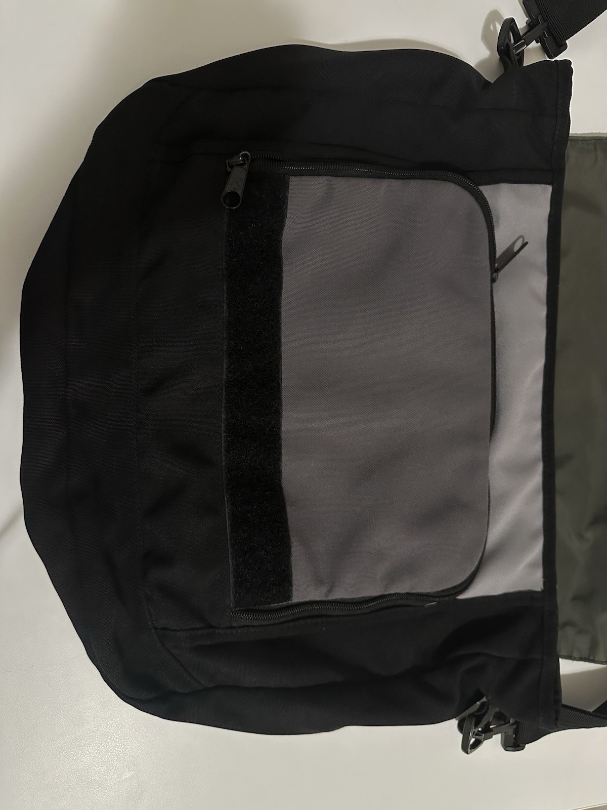 Vtg JanSport Black Messenger Bag/Laptop Travel Adjustable ShoulderStrap