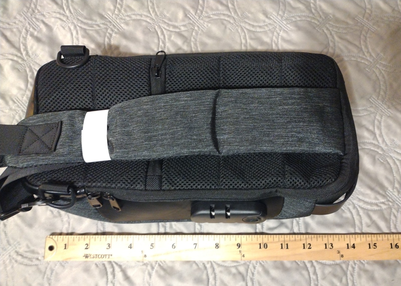 Weixier Sport Crossbody Bag Shoulder Sling Men’s Anti Theft Lock USB Oxford Bag