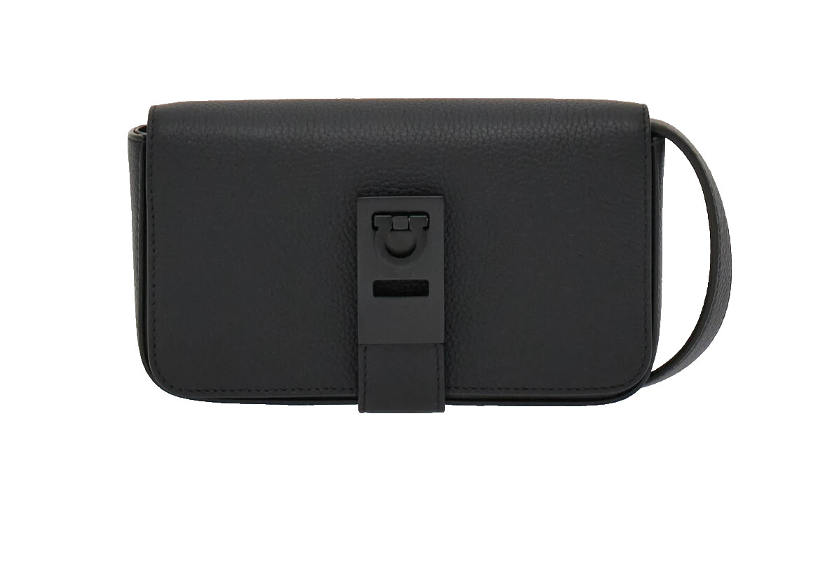 SALVATORE FERRAGAMO Mens Crossbody Wearable Wallet Black Leather Gancini $1150