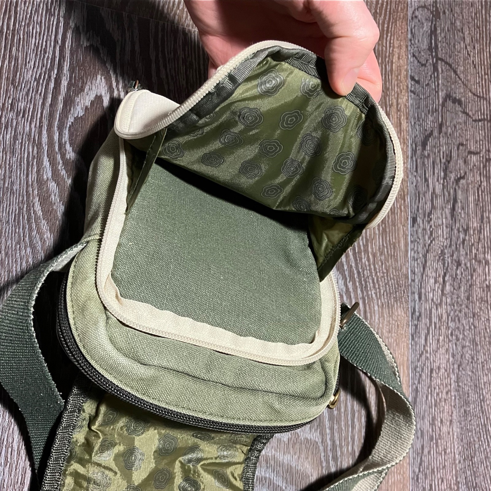 Y2K Vintage KICKERS Messenger Shoulder Bag Beige Khaki size 16×22 cm