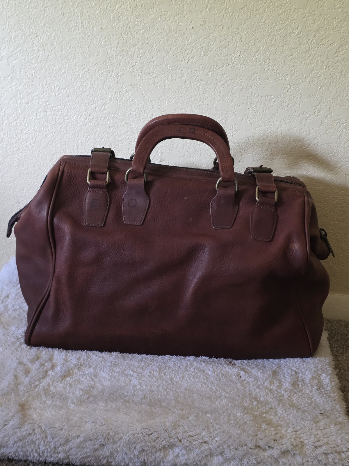 Duluth Trading Lifetime Leather Doctor Bag Brown Utility Duffle USA Full Grain
