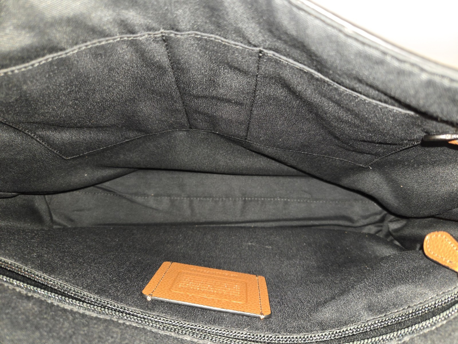 Coach Hudson F36810 Saddle Pebbled Leather Messenger Bag [Missing Buckle]