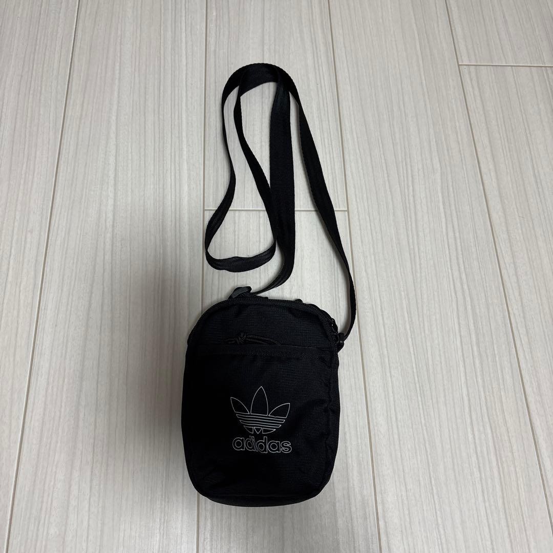 adidas originals Shoulder Bag Black Nylon Solid Mens Japan Used