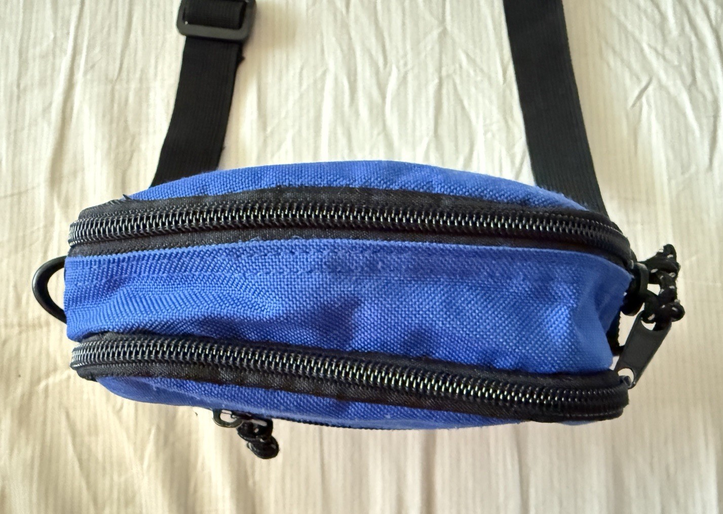 obey conditions crossbody travel bag small blue size osfa