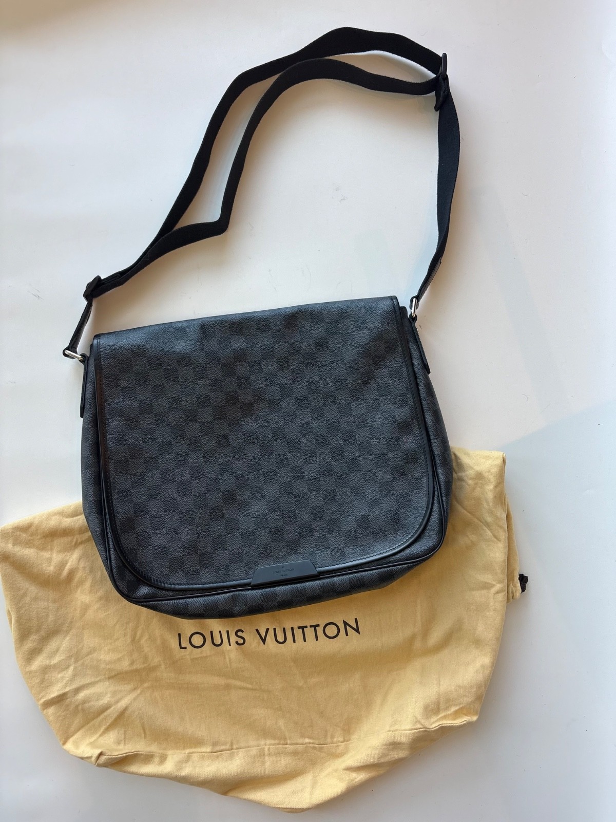 LOUIS VUITTON Daniel MM Damier Graphite Shoulder bag black Leather PVC N58029