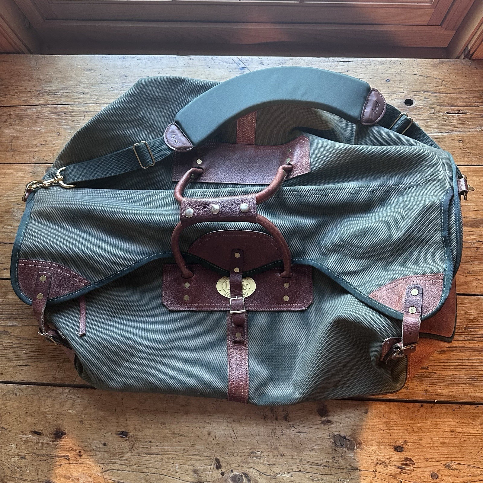Vtg Orvis Battenkill Green Canvas Leather Bottom XL Duffle Bag 27”x20”x14”