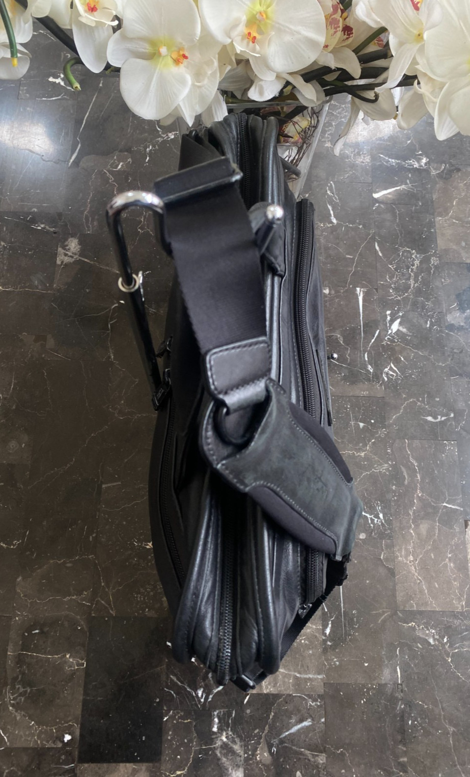 TUMI 96101DH Black All Leather Slim Laptop Business Shoulder Briefcase EUC, $650