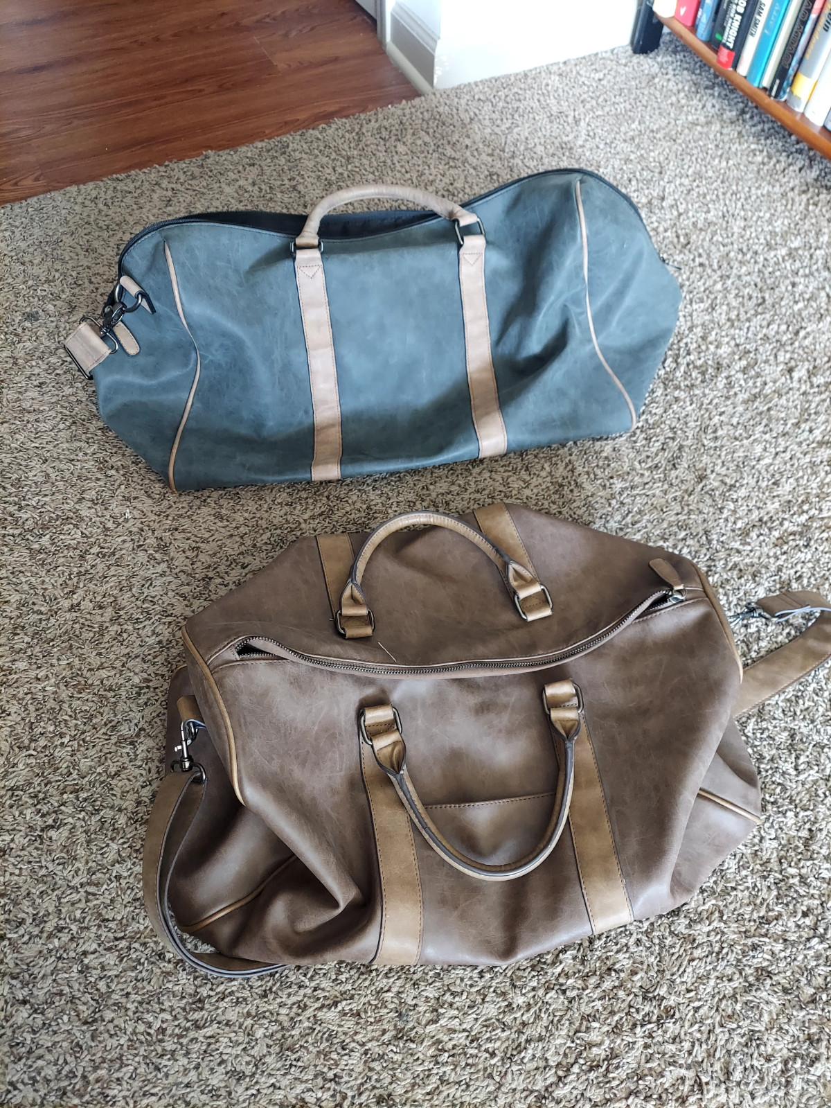 mens duffle bags 18″ green and tan see description