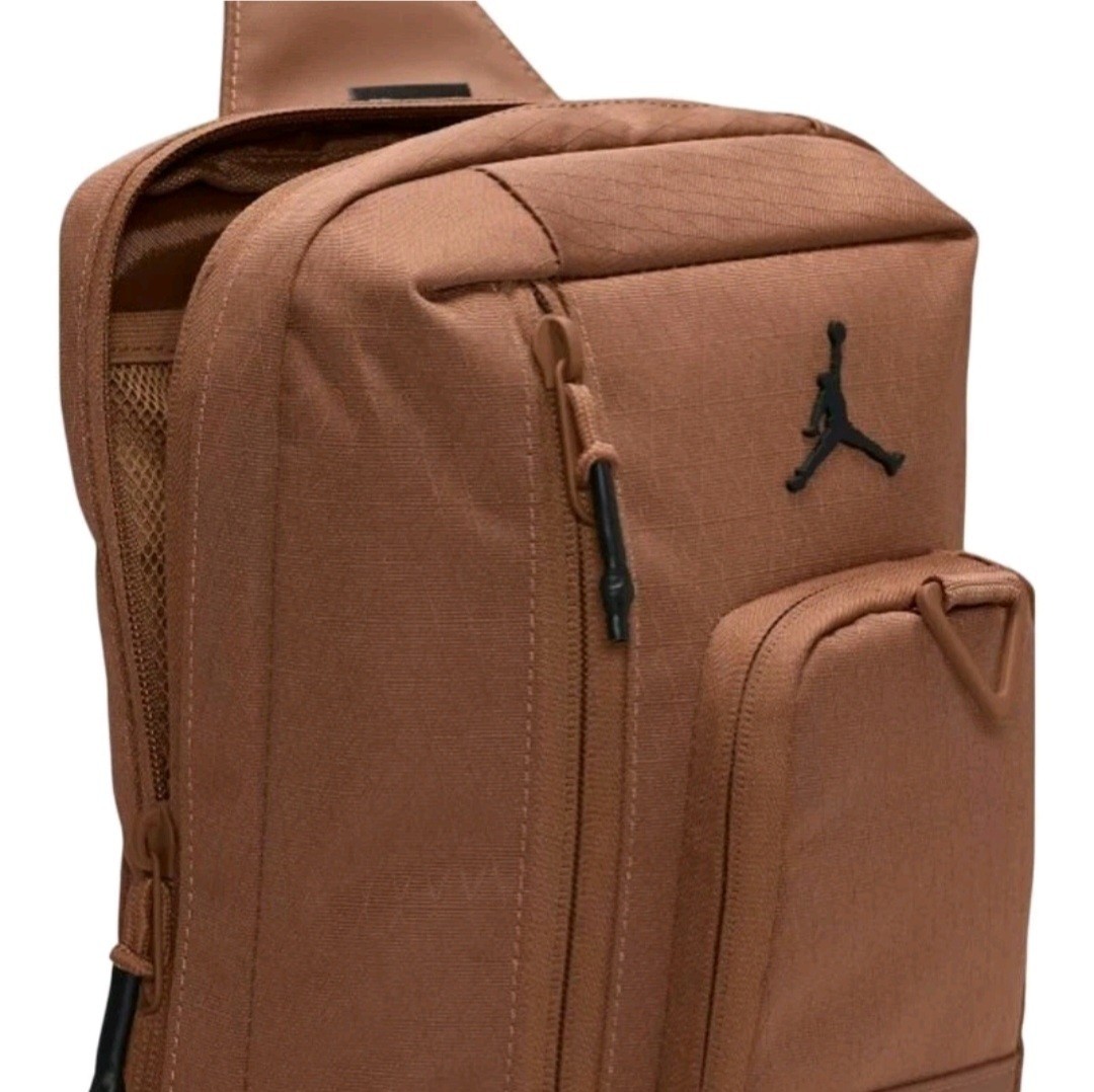 Air Jordan Collectors Cross-Body Bag in (3L) Archaeo Brown