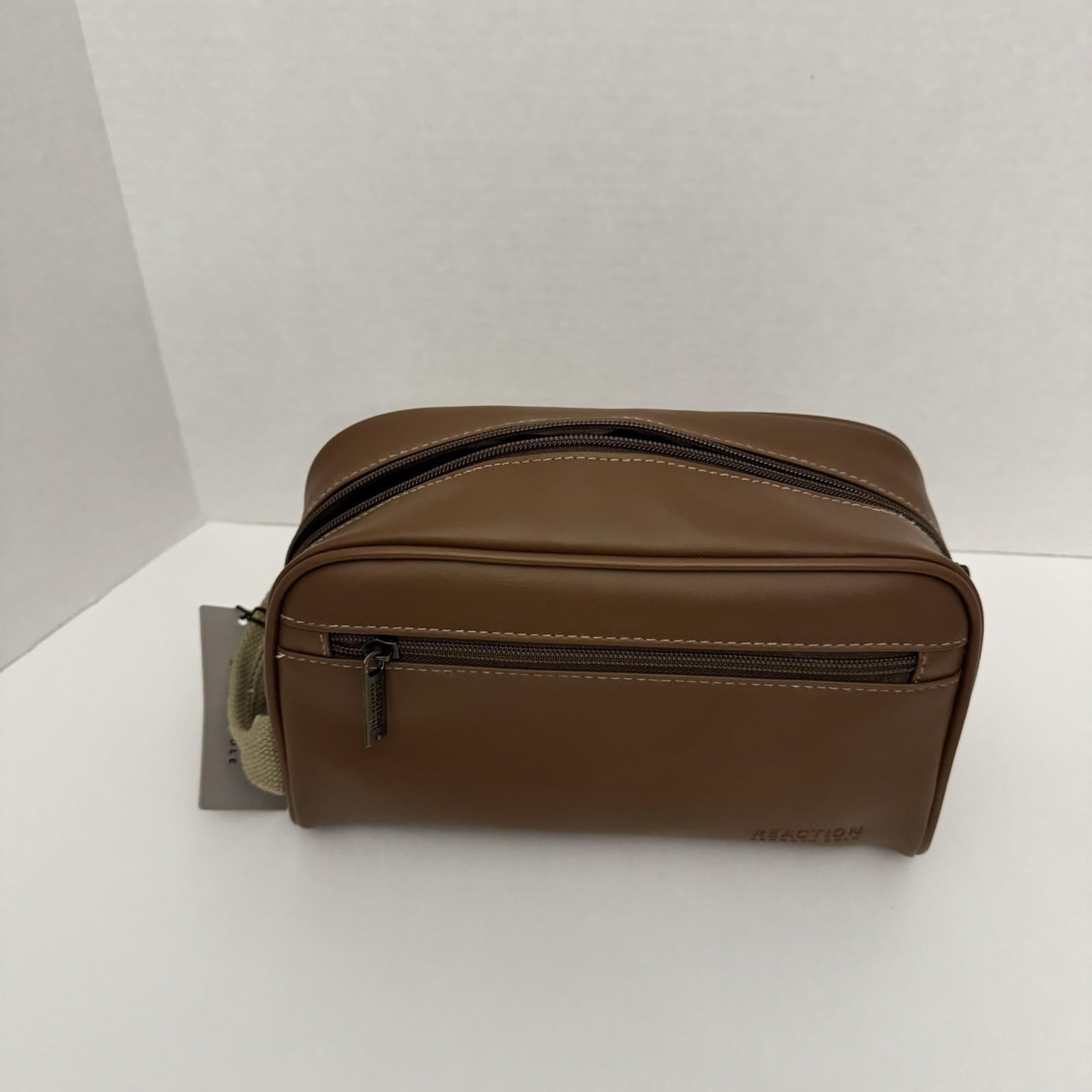 Kenneth Cole Reaction Nwot Toiletry Bag Men’s Accessories Faux Leather