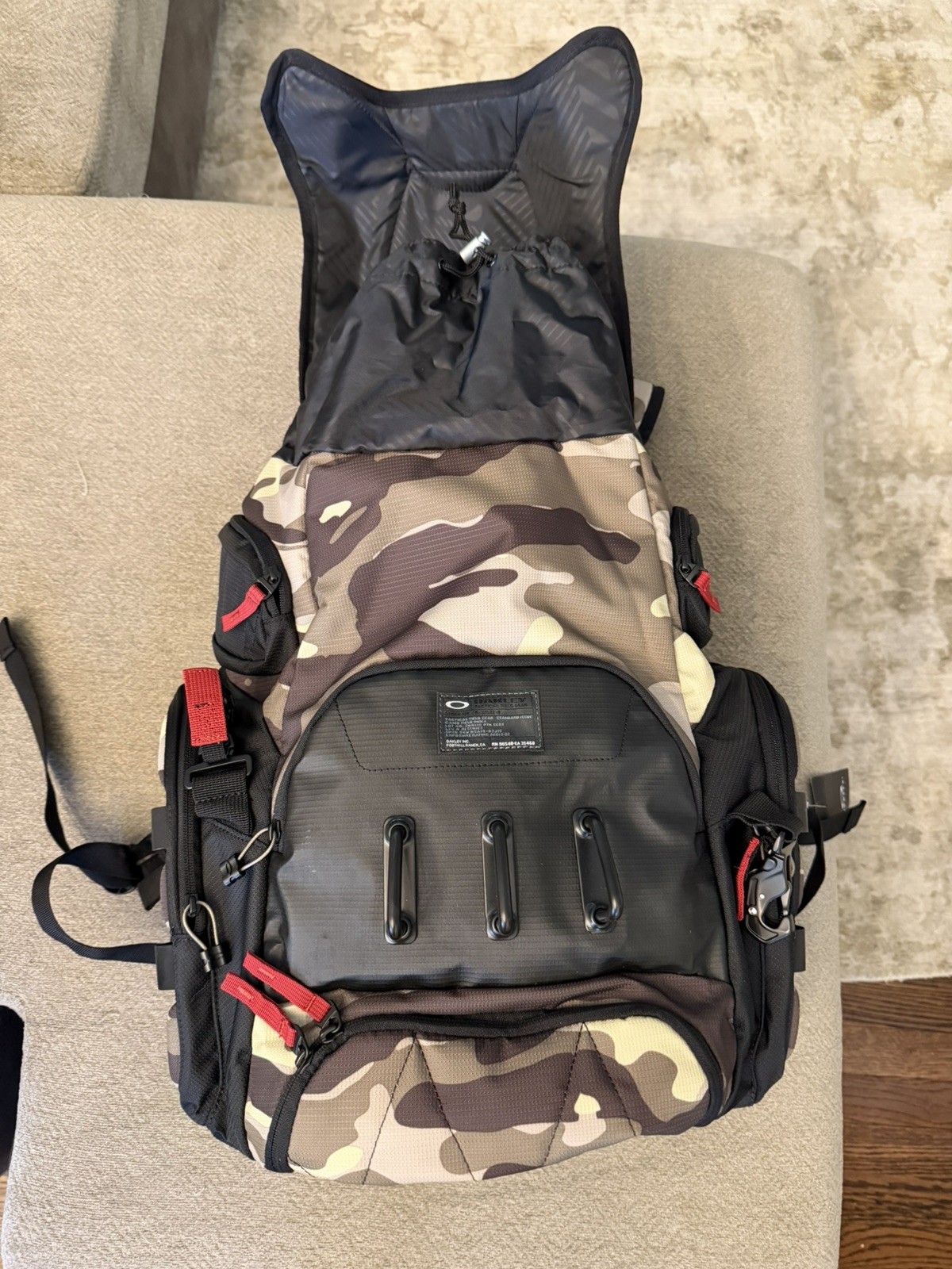 🆕 Oakley Tactical Field Gear Big Kitchen Sink Backpack🎒Herb Camo Red Core Pack