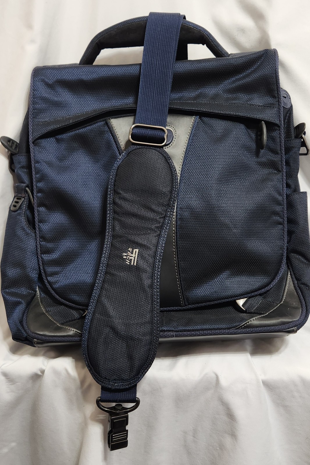 Tumi T-Tech 5589MB Blue Ballistic Nylon Messenger Backpack Bag Shoulder Bag 17″