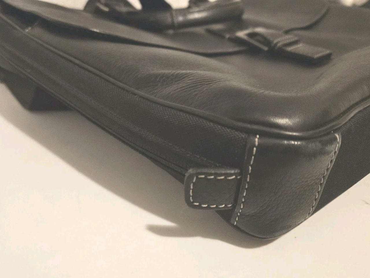 Boconi Black Tumbled Leather Messenger Laptop Bag 16x11x3.5