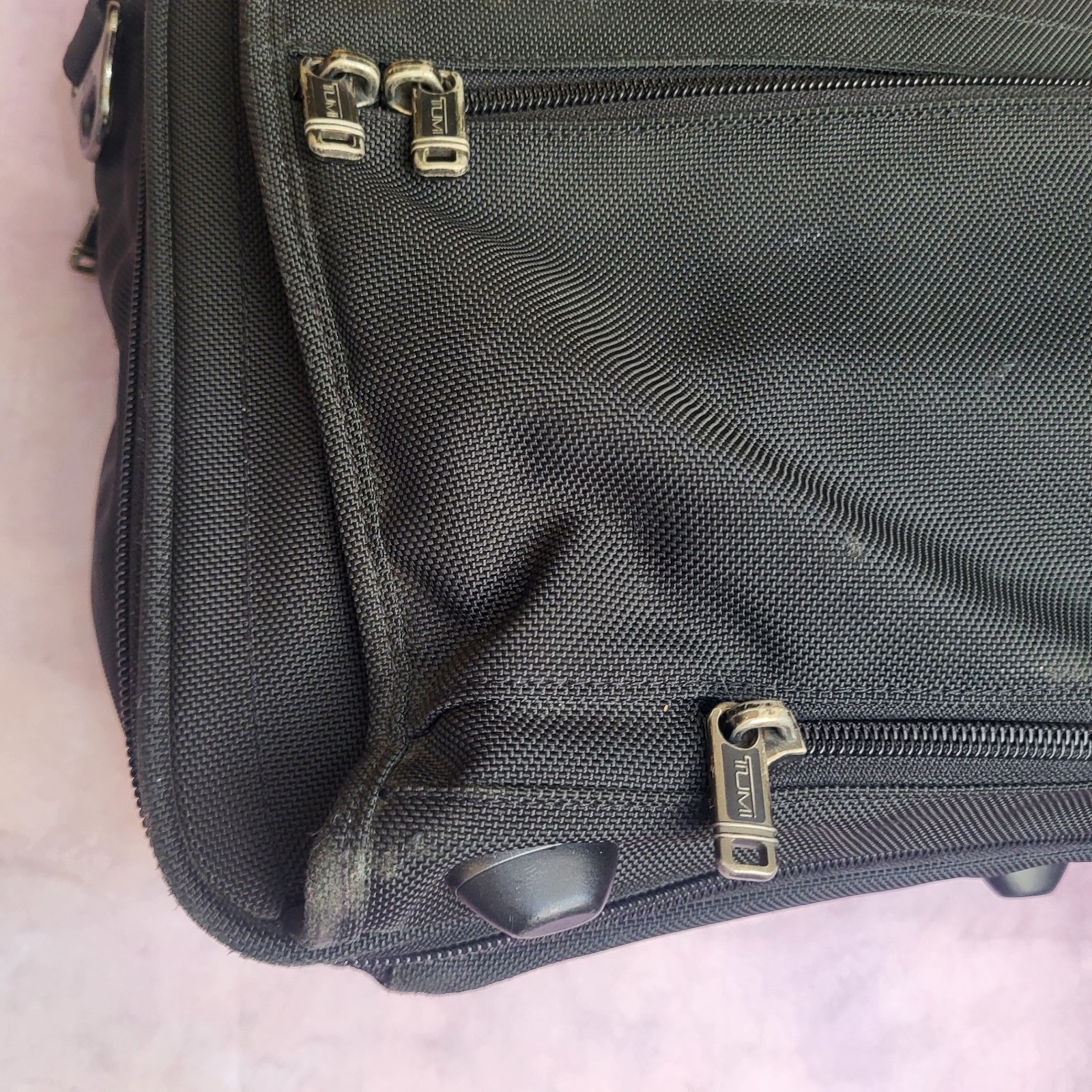 Tumi Alpha Series Black Ballistic Nylon Business Bag Laptop Carry On Messenger