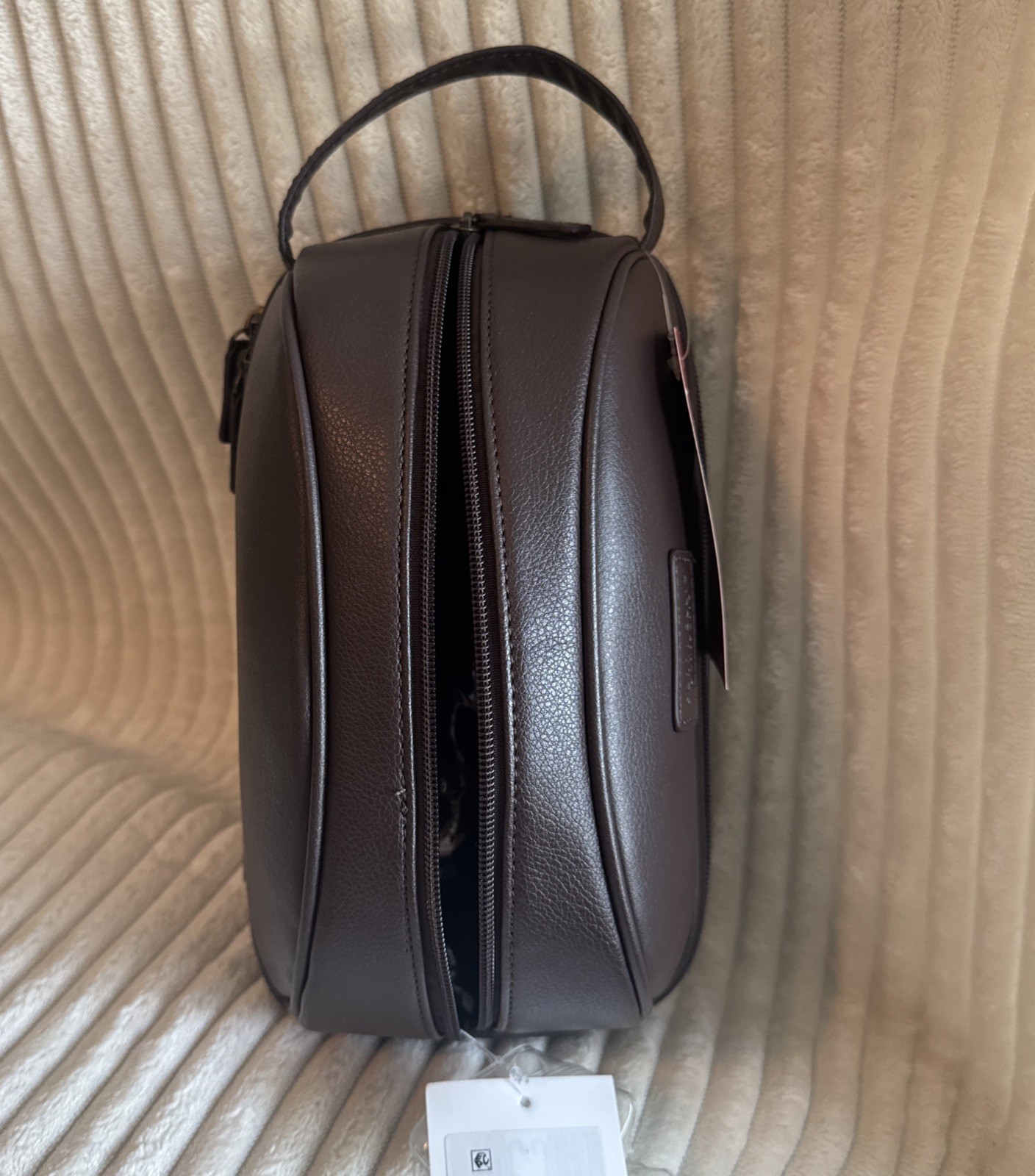 Perry Ellis Brown Leather Zip Men’s Toiletry Bag (available also in Black color)
