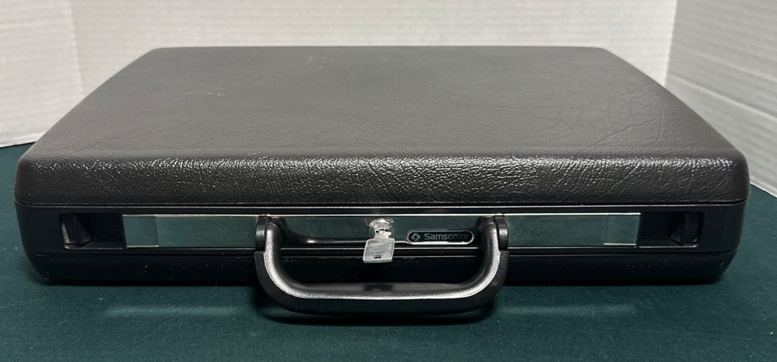 Vintage Samsonite SIGNAT Classic Black Hard Shell Brief Case With Key