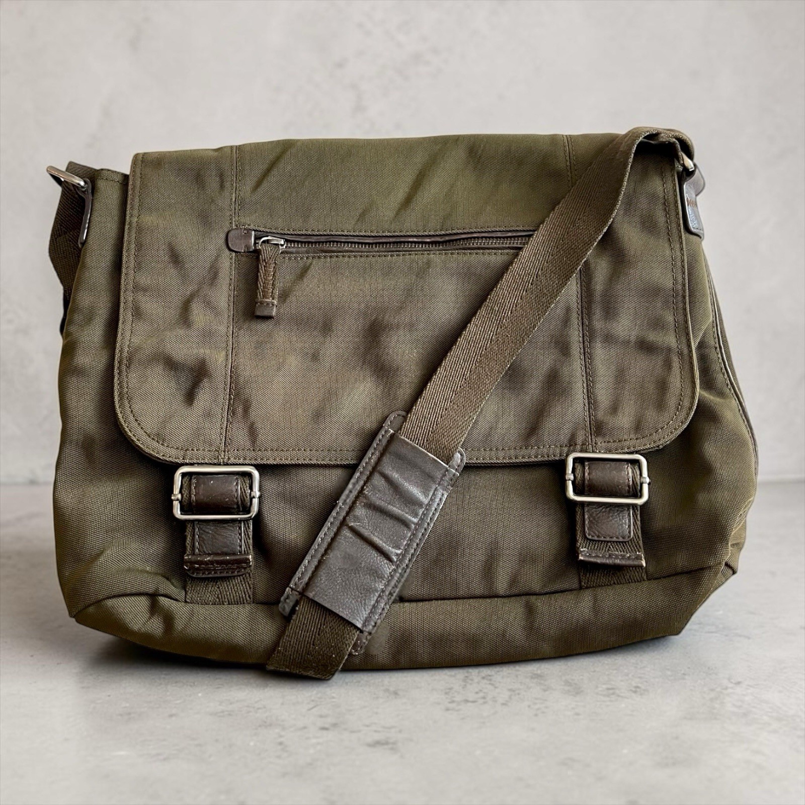 Banana Republic Olive Green Nylon Brown Leather Laptop Bag Messenger Briefcase