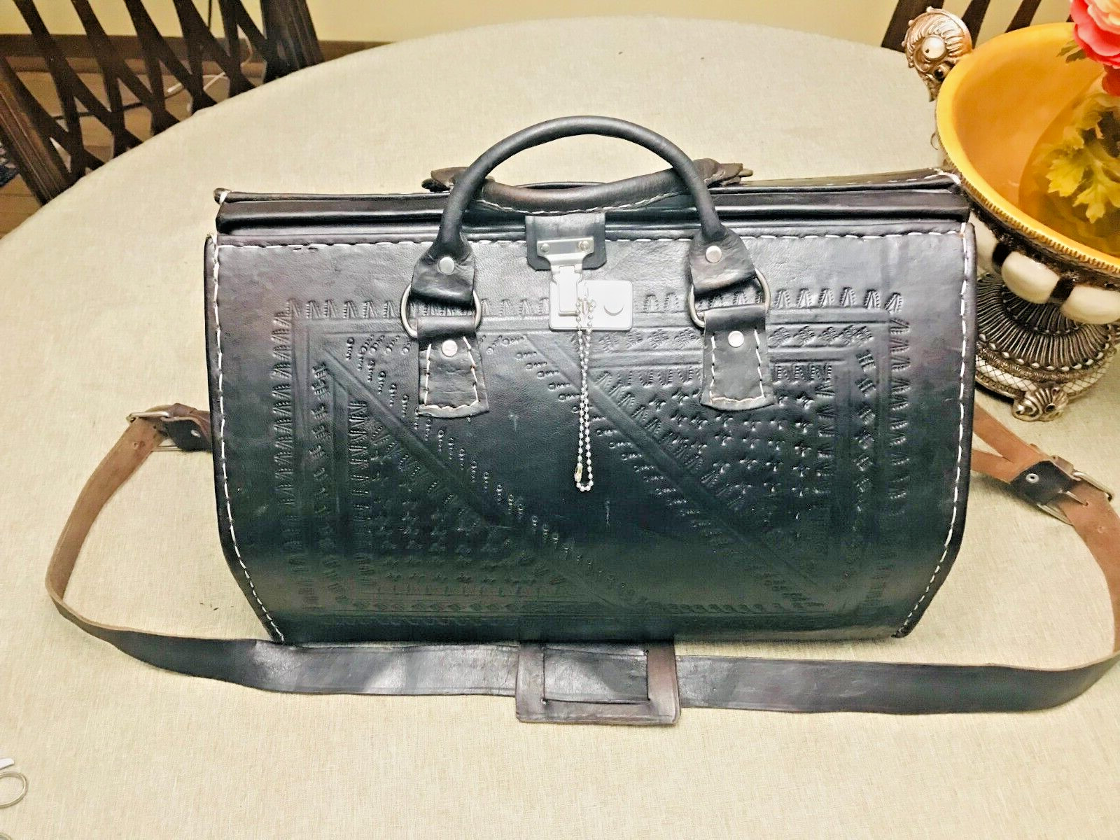 1930s Leather Gladstone Bag / Briefcase / Travel Bag / Messenger Bag – Spain