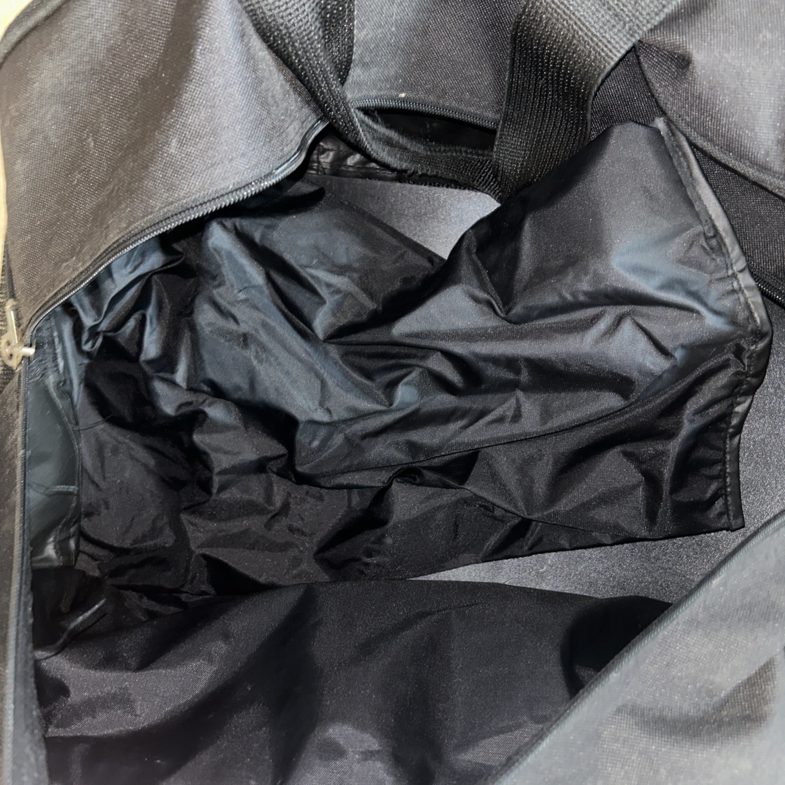 Pfizer Pharmaceutical Black Canvas Duffle Travel Bag Utility Tote Leeds Golf