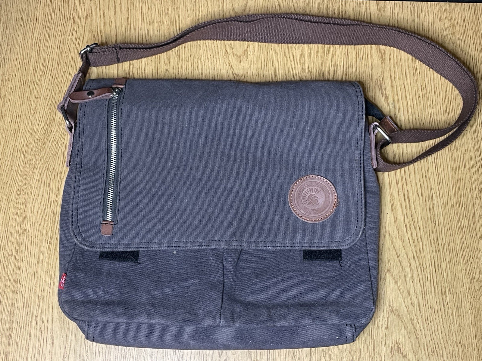 AUGUR STRAUSS & CO Black CANVAS TAN LEATHER CROSS BODY Unisex 14x12x4