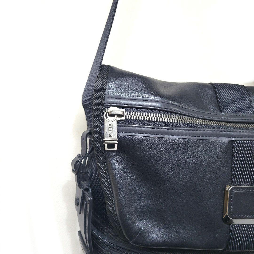 TUMI Travis Crossbody 232371D Expandable Messenger Bag Ballistic Nylon Men Japan