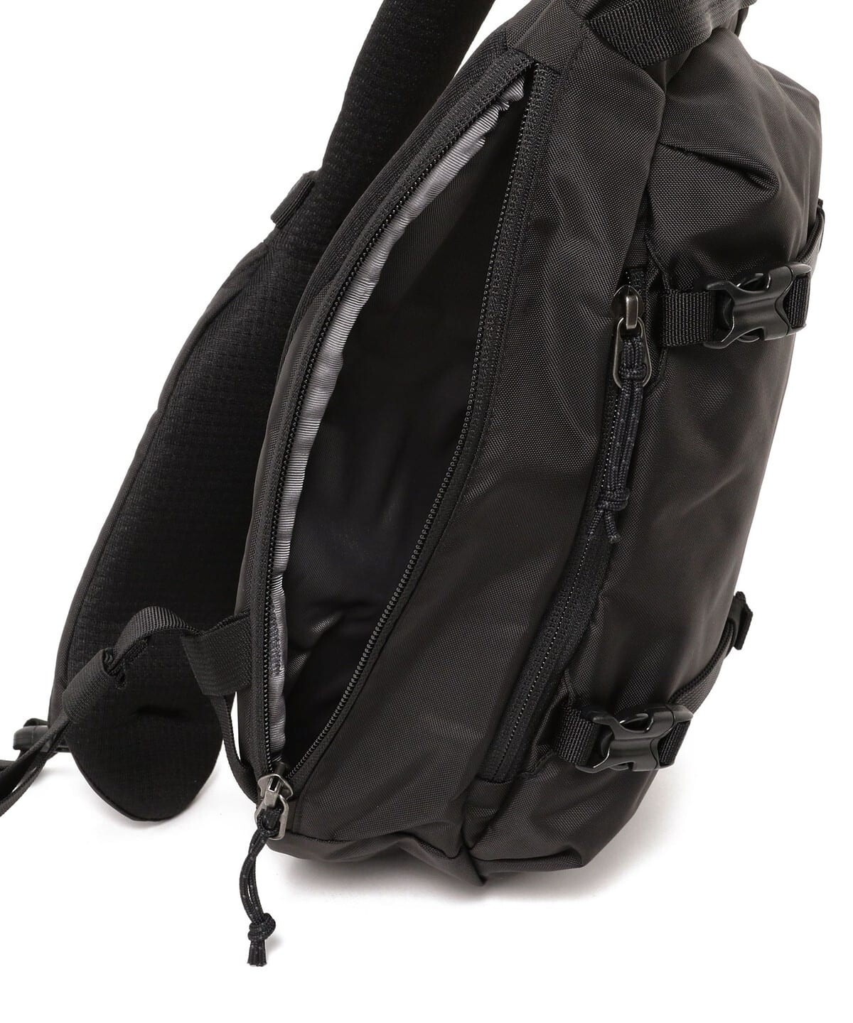 (ASK availability First) BEAMS Patagonia / Atom Sling 8L new